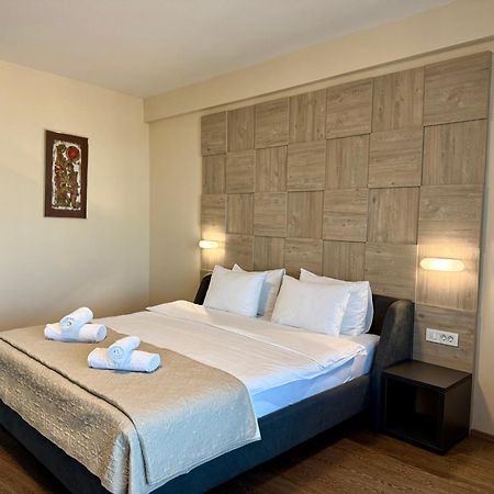 Villa Eleni Apartments Скопье Экстерьер фото