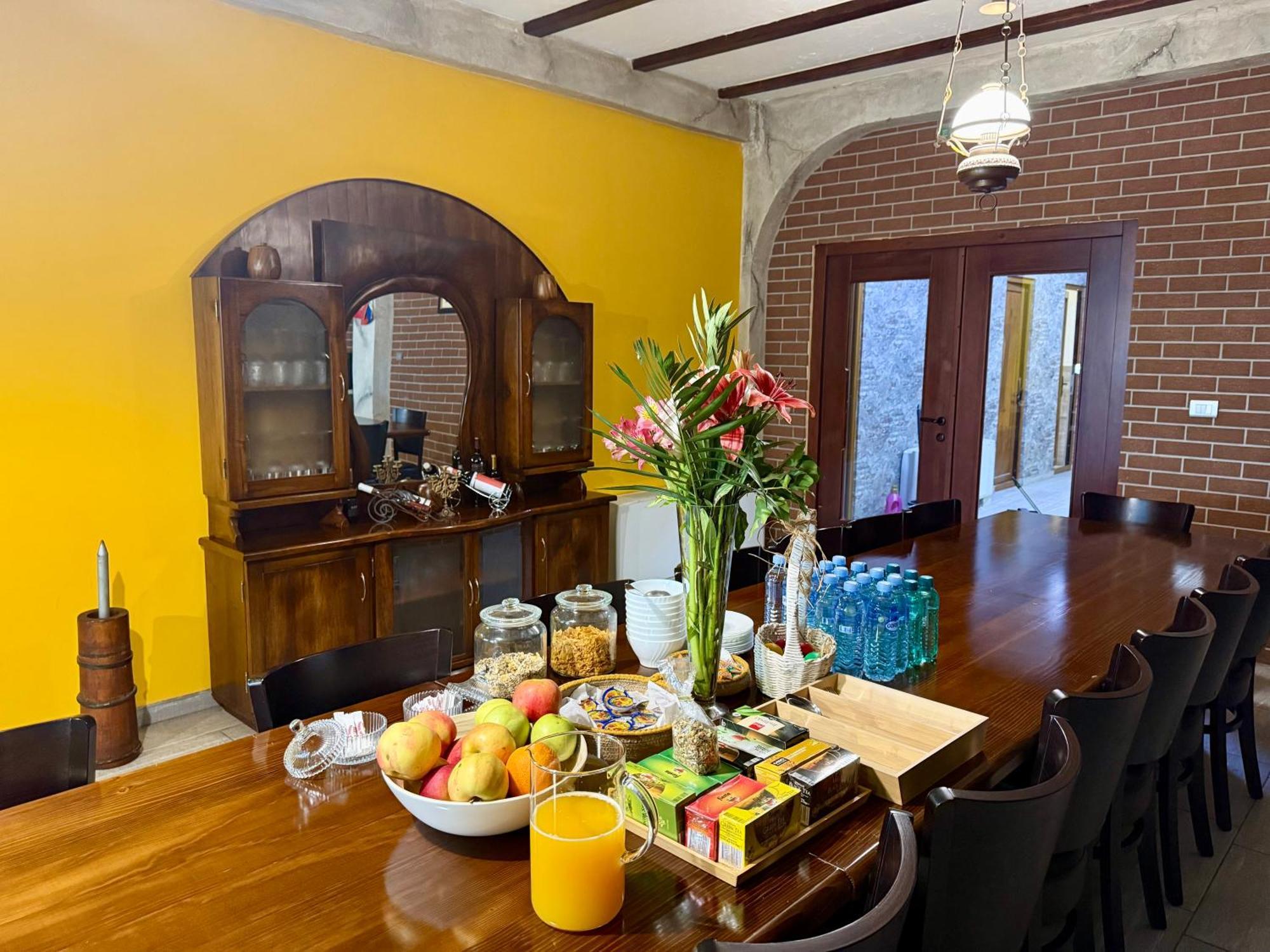 Villa Eleni Apartments Скопье Экстерьер фото