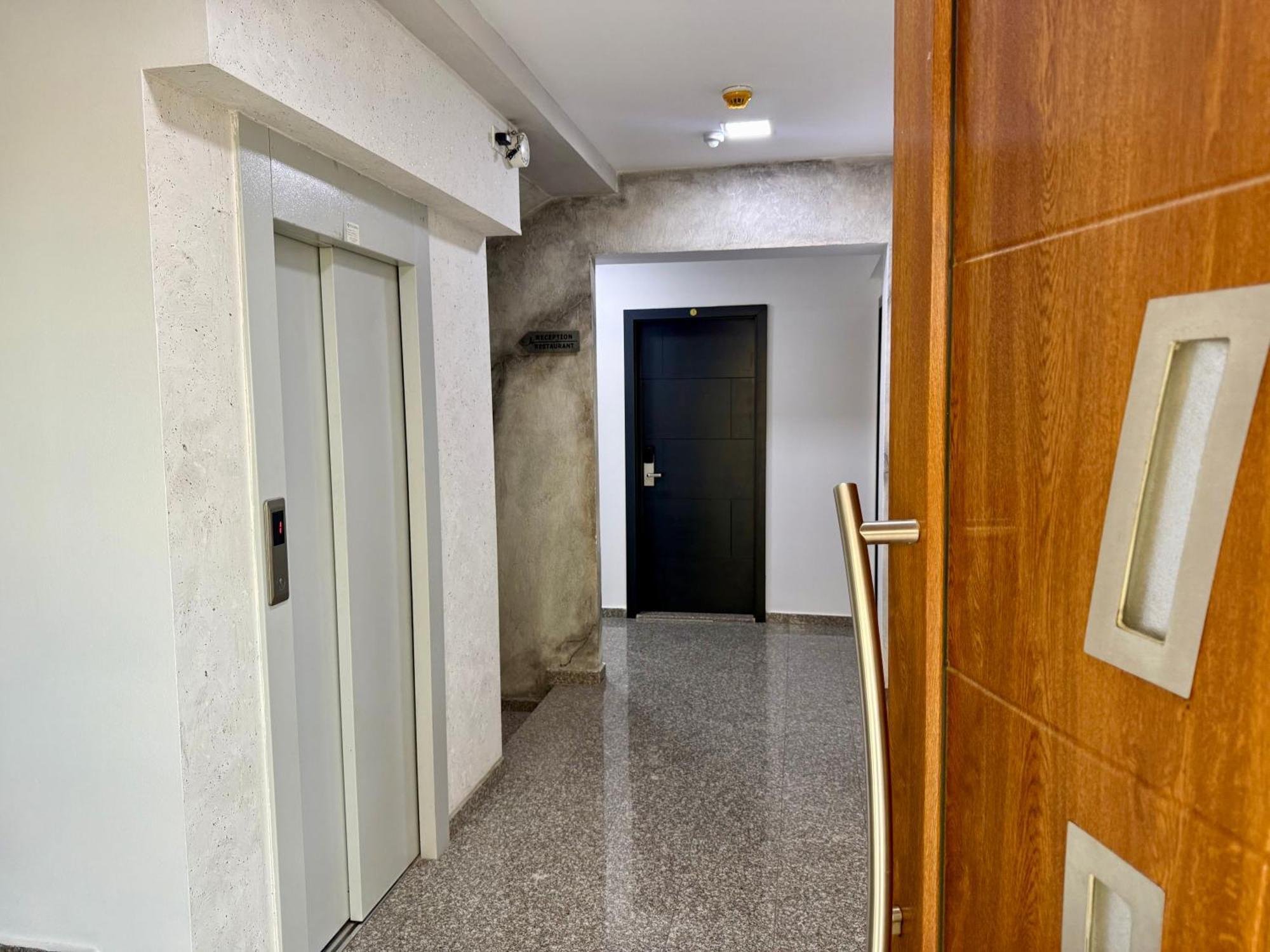 Villa Eleni Apartments Скопье Экстерьер фото